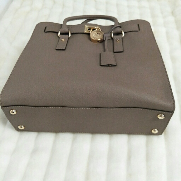 ✨Michael Kors✨HAMILTON LARGE SAFFIANO LEATHER TOTE - Picture 5 of 8